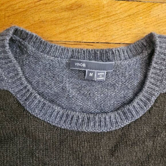 Vince Men’s Crew Neck Sweater Cashmere/Wool Blend Size Medium Green and Gray - Picture 3 of 7